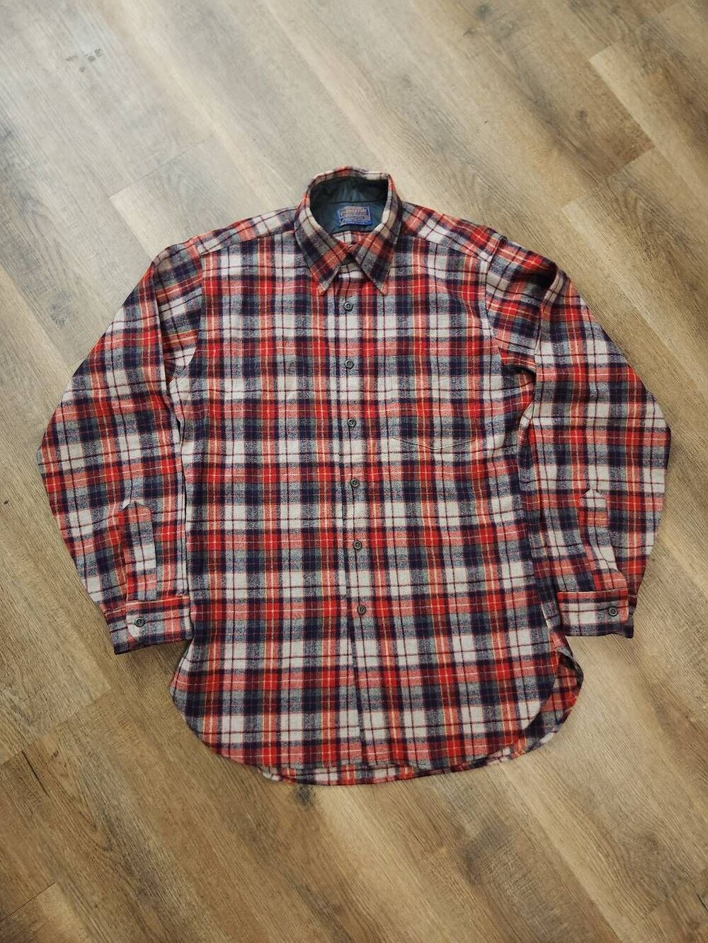Pendleton Wool Made in USA Plaid Flannel Button up shirt Men's Medium Pocket***